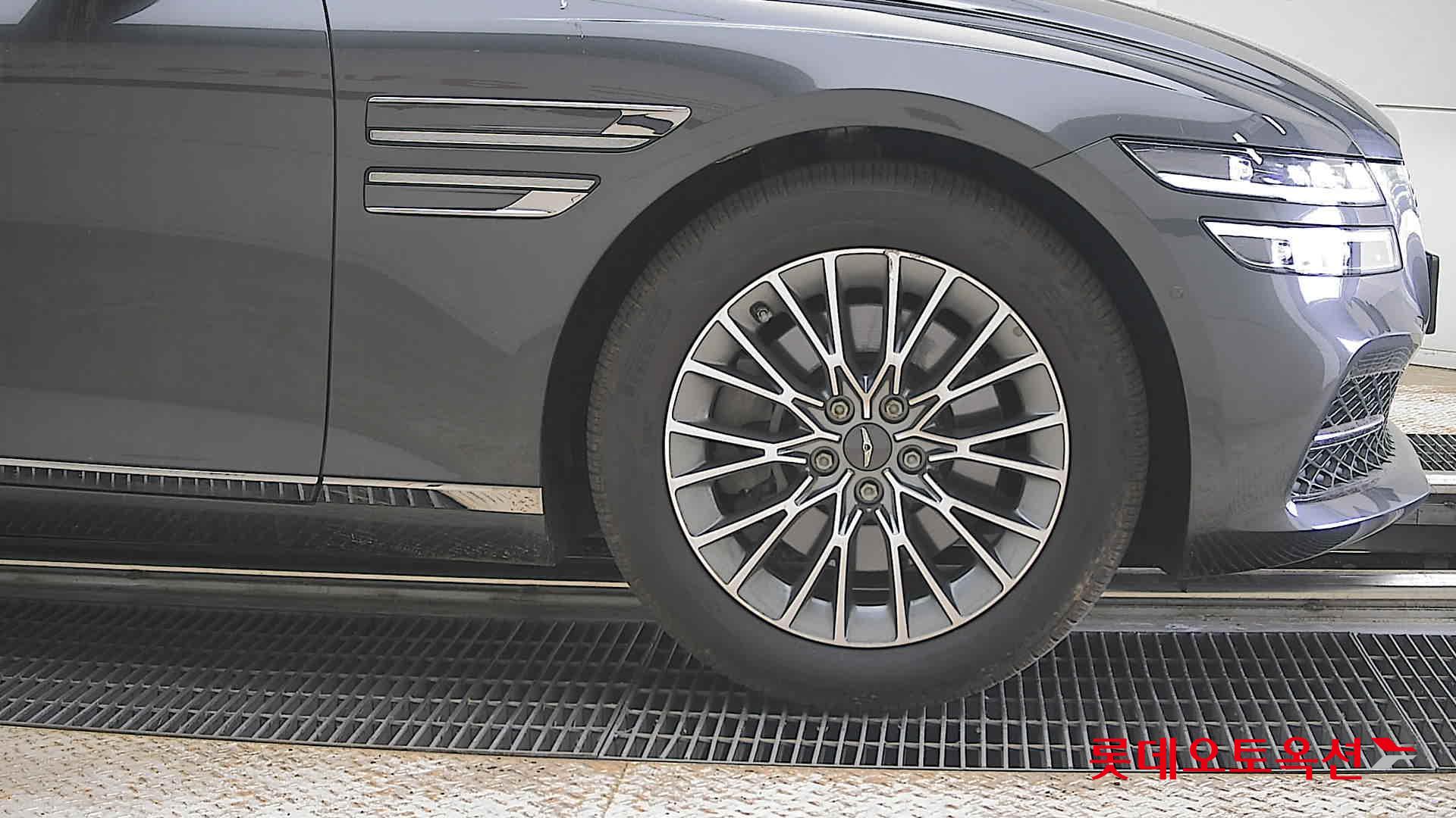 Genesis G80 - 27