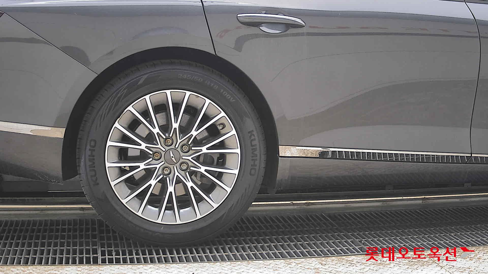 Genesis G80 - 28