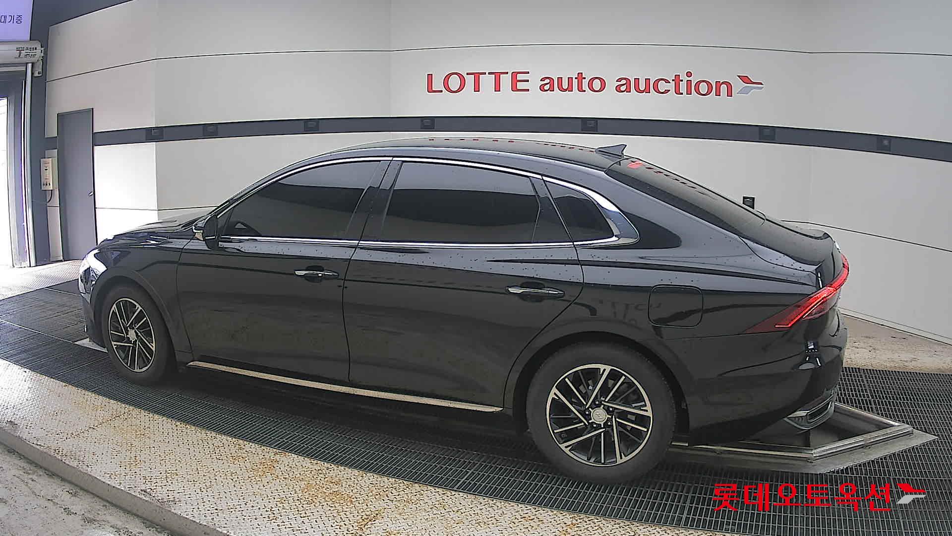 2022 - hyundai grandeur