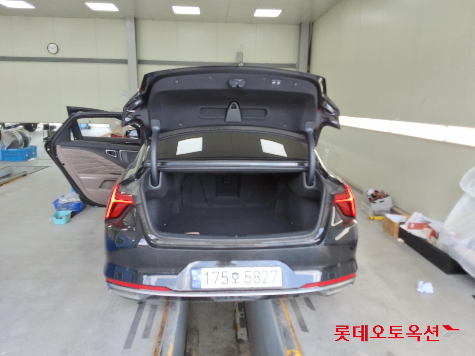 2023 - kia k8