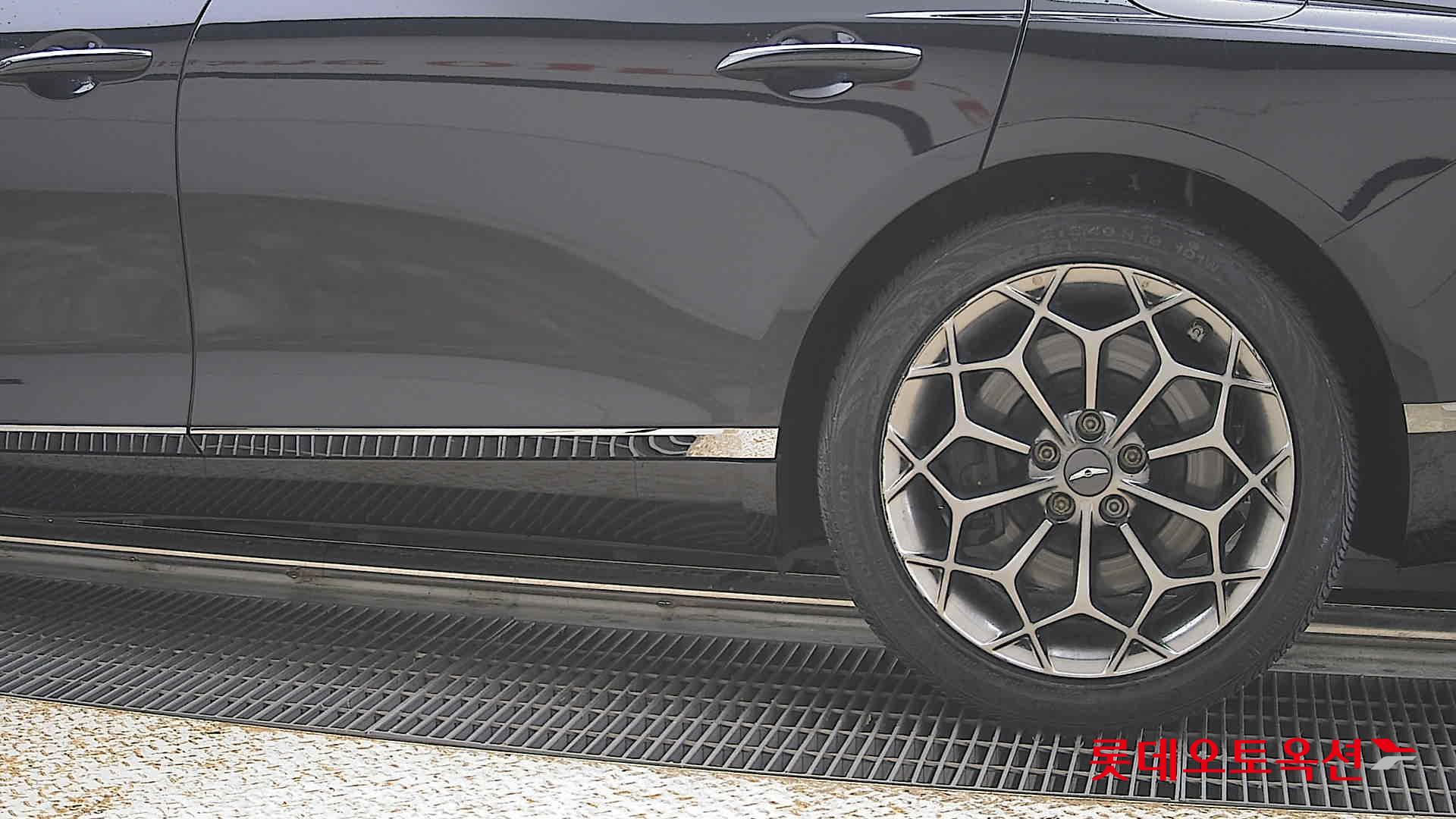 Genesis G80 - 26