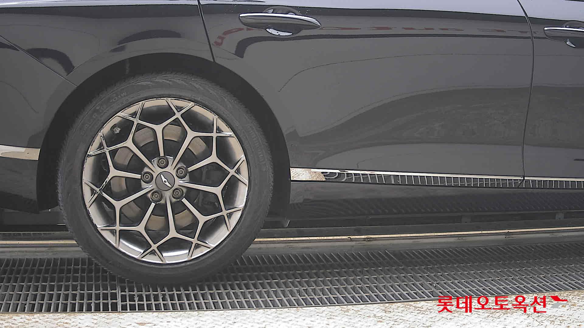 Genesis G80 - 28