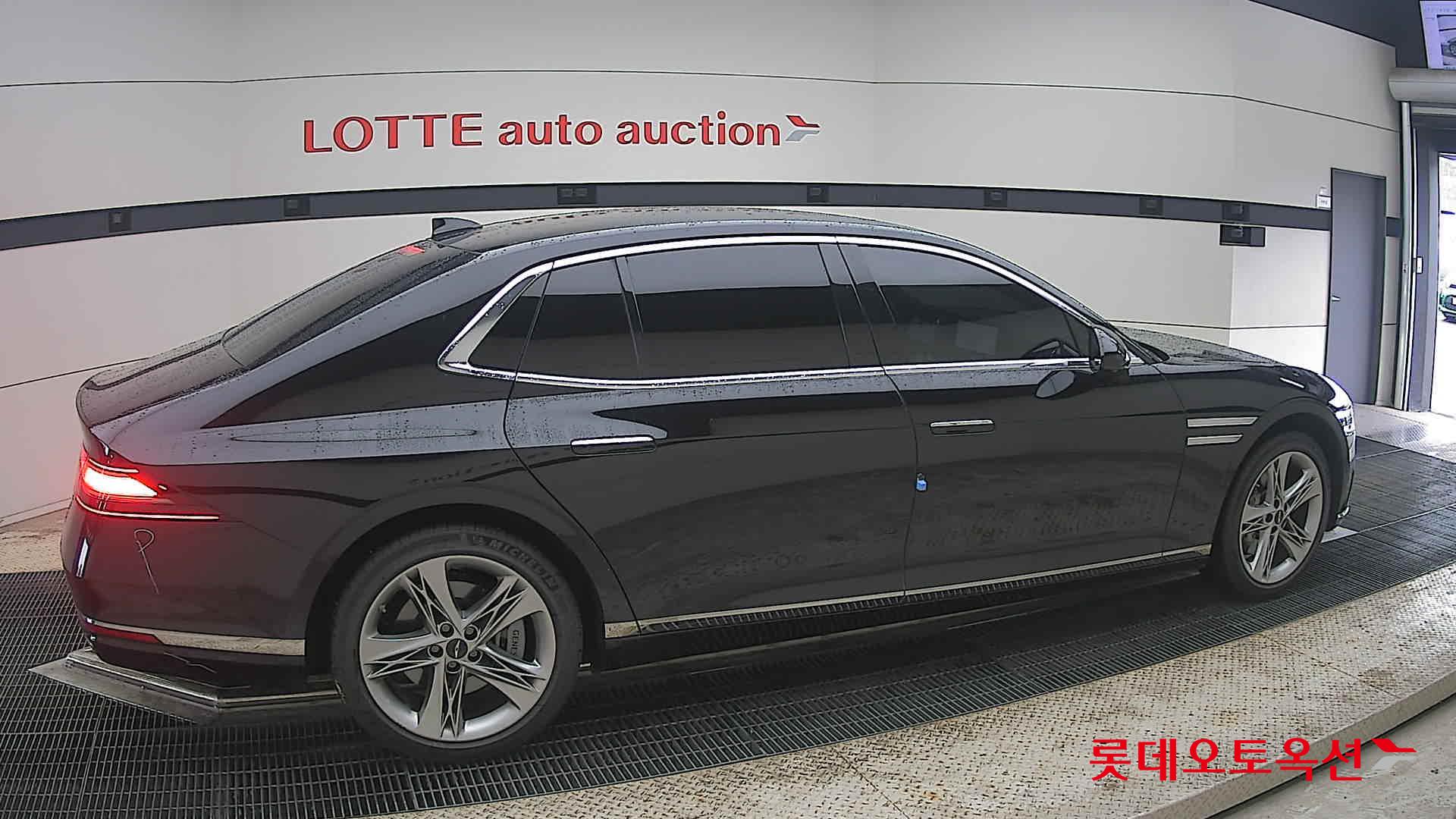 2023 - genesis g90