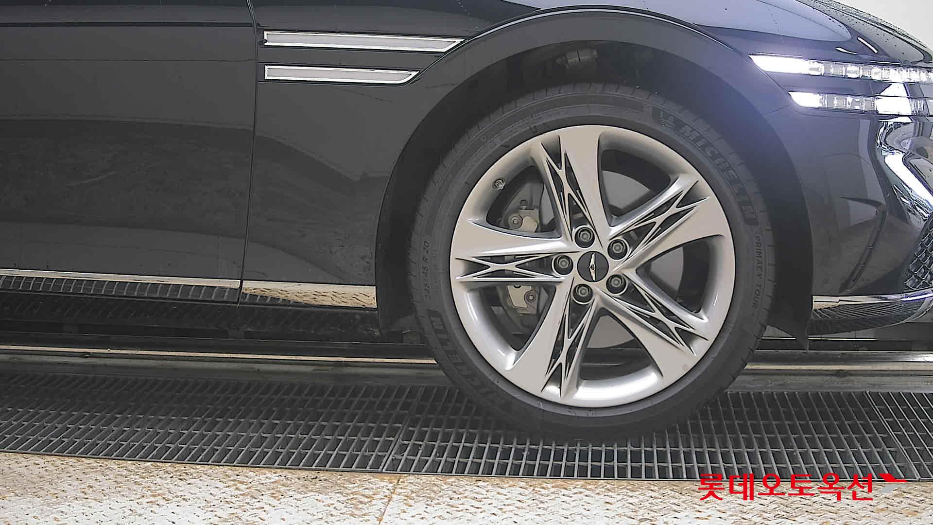 2023 - genesis g90