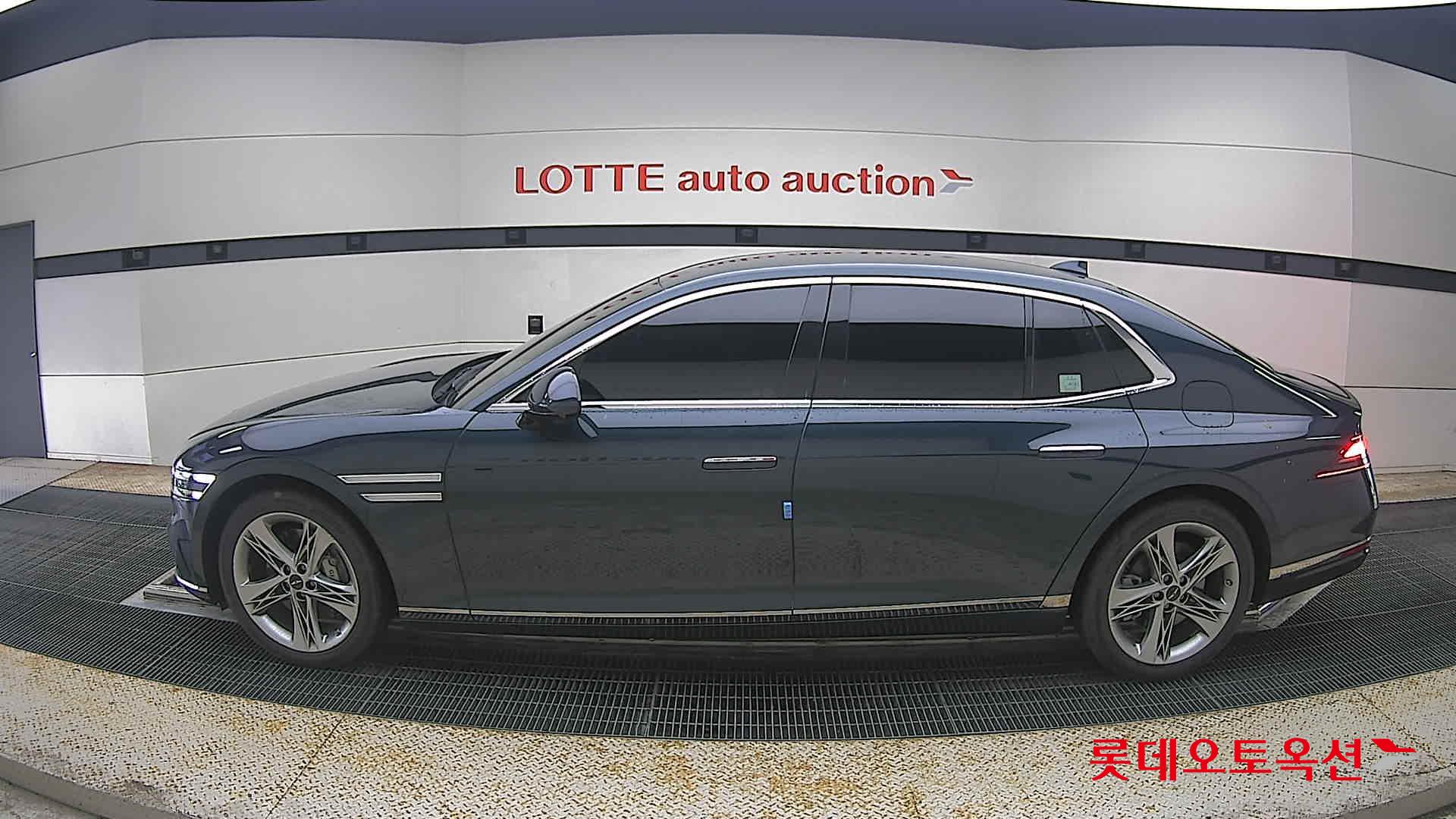 2022 - genesis g90
