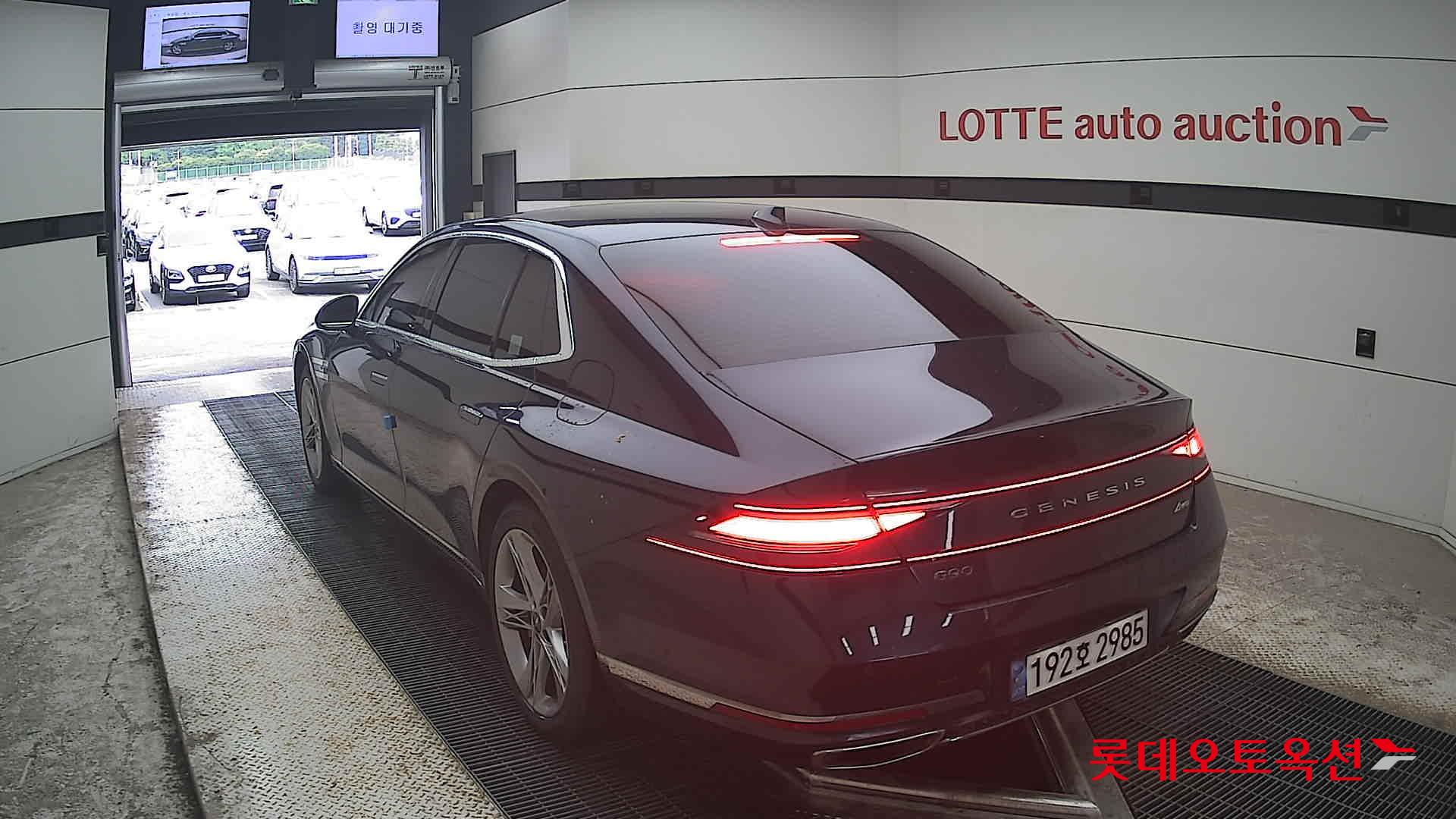2022 - genesis g90