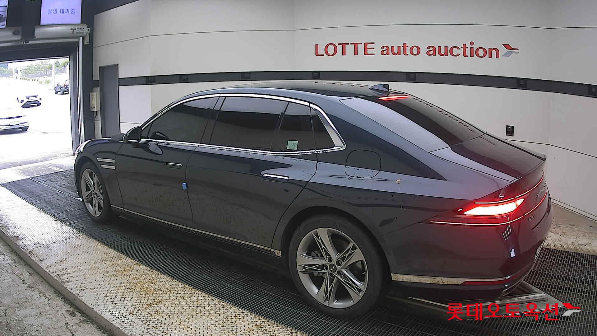 2022 - genesis g90
