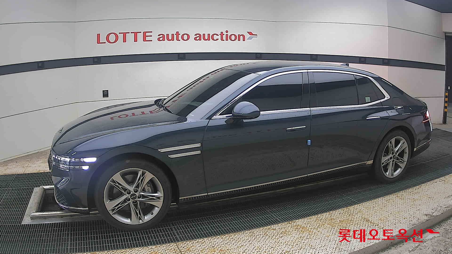 2022 - genesis g90