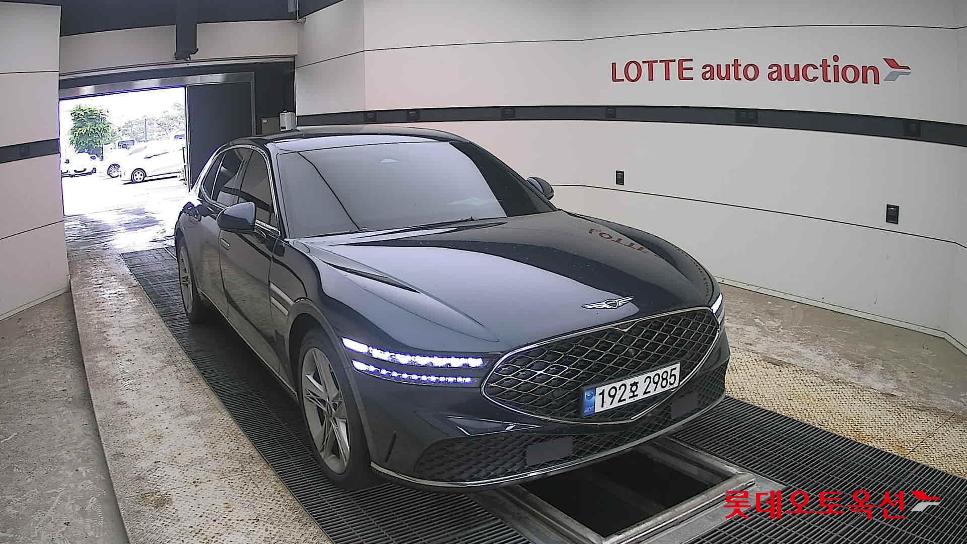2022 - genesis g90