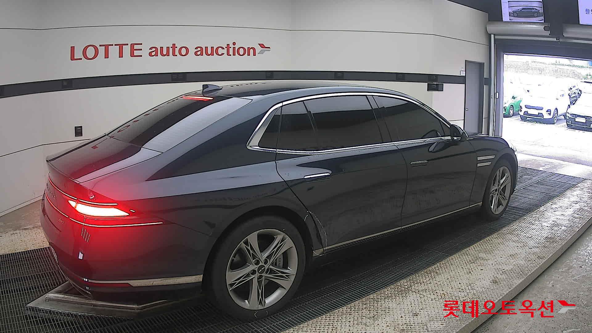 2022 - genesis g90