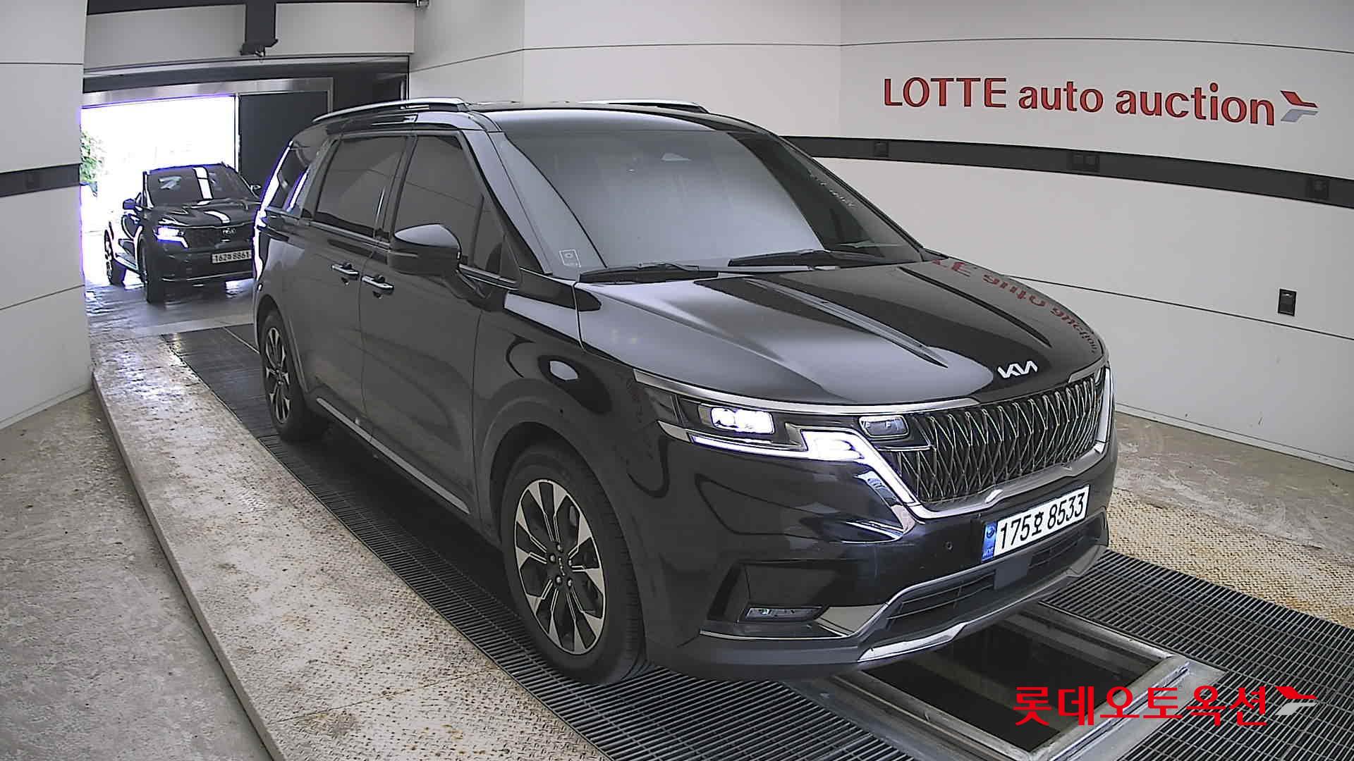 Kia Carnival - 6