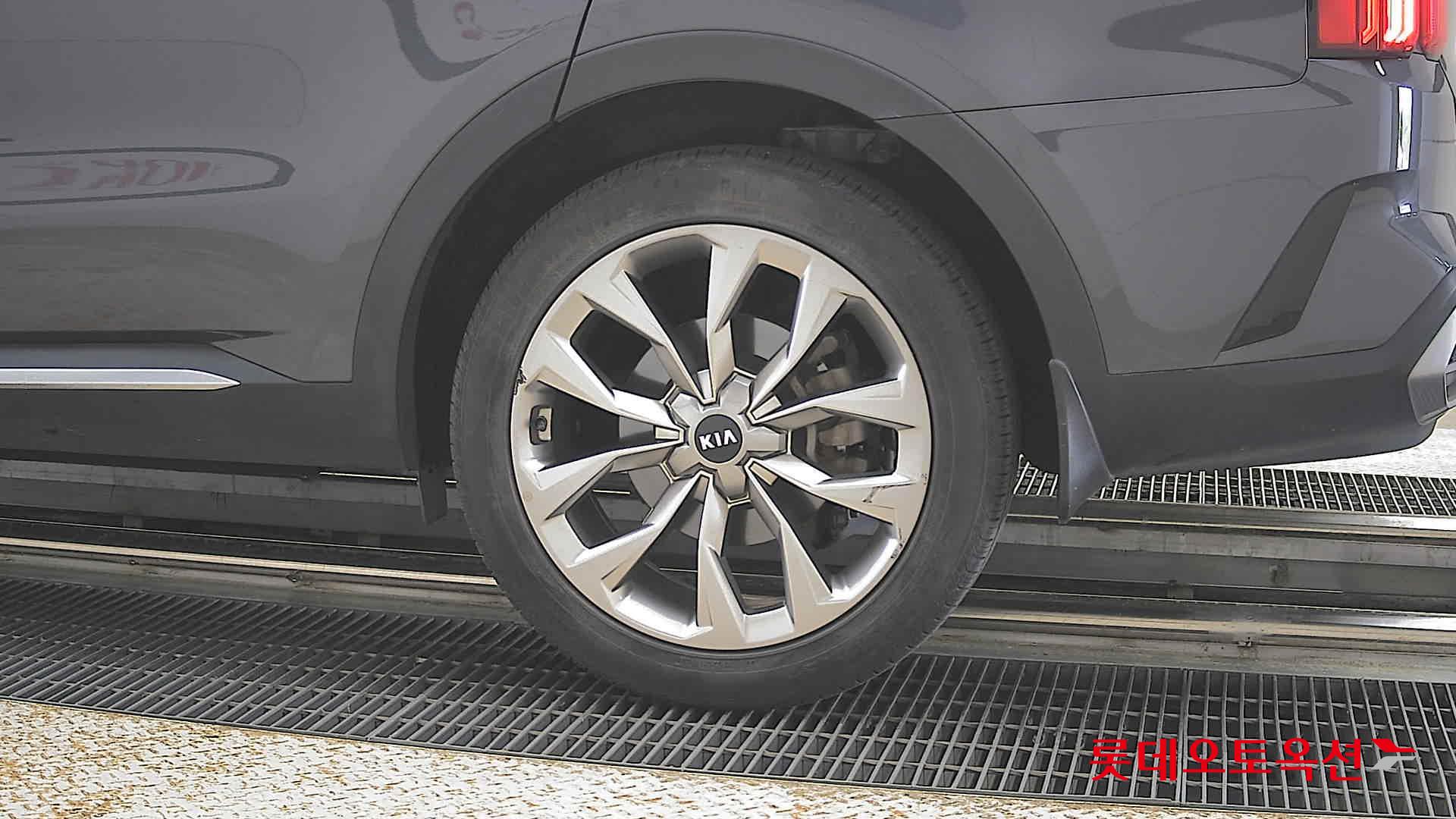 Kia Sorento - 26