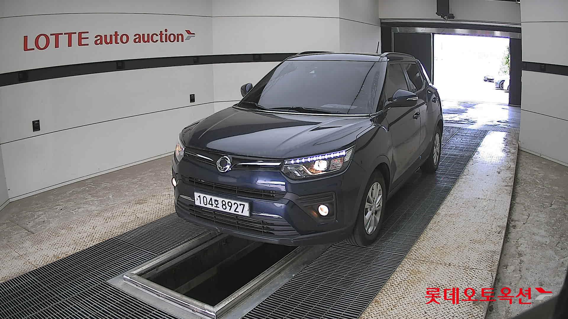 KG Mobility Tivoli - 10