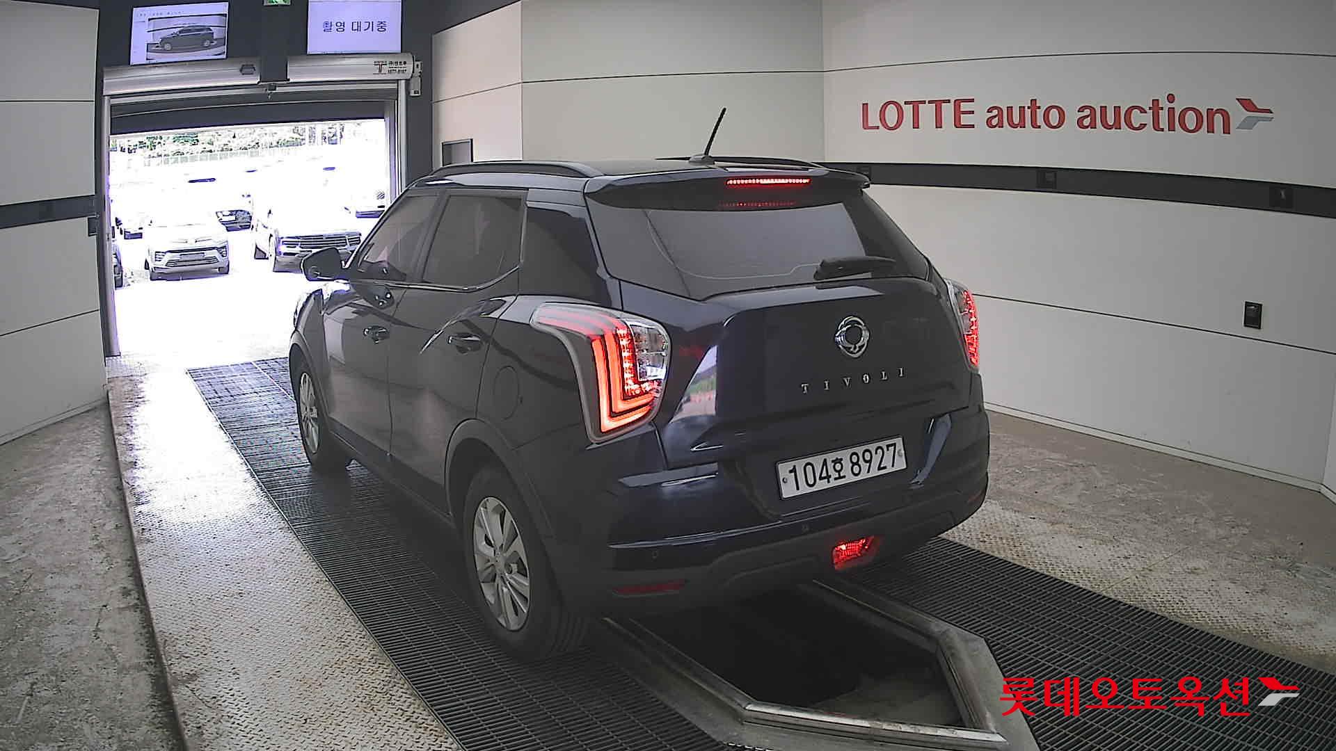 KG Mobility Tivoli - 16