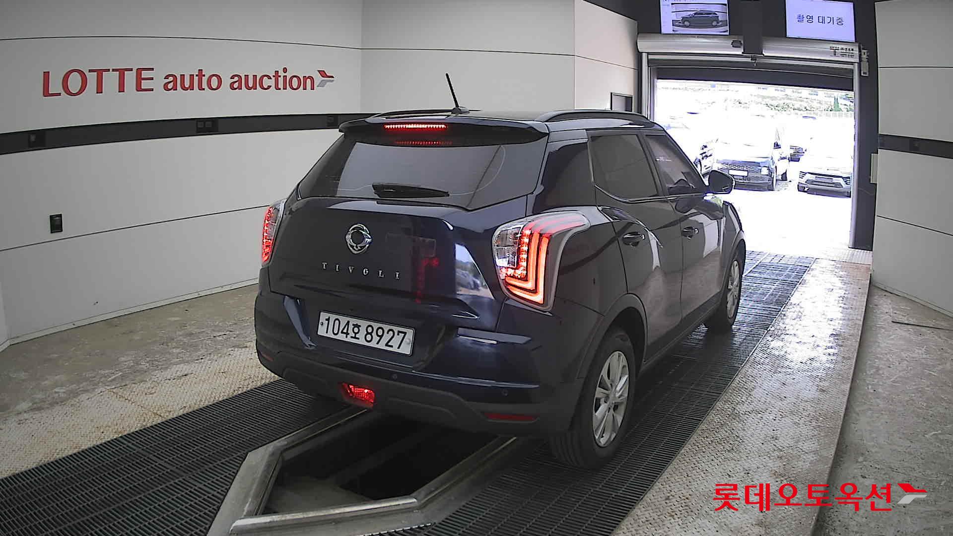 KG Mobility Tivoli - 18