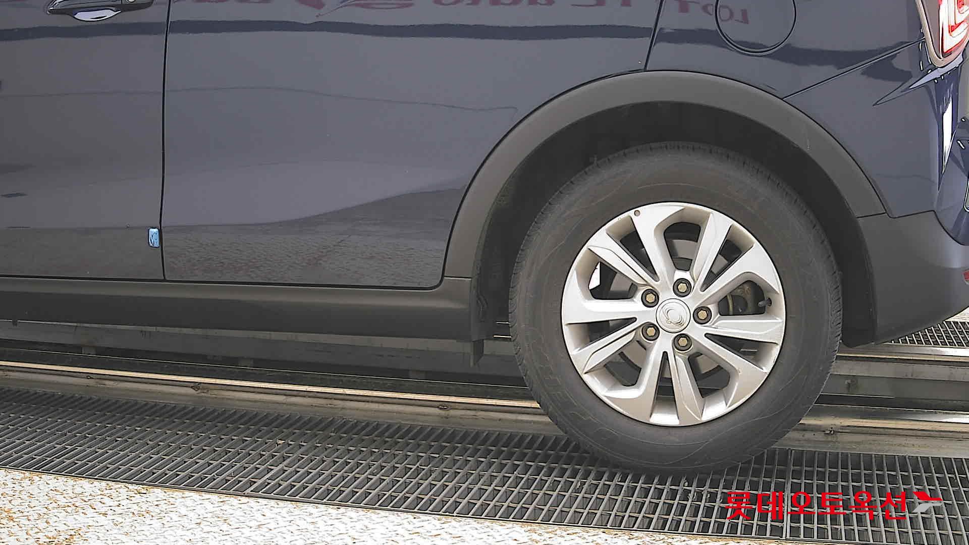 KG Mobility Tivoli - 26