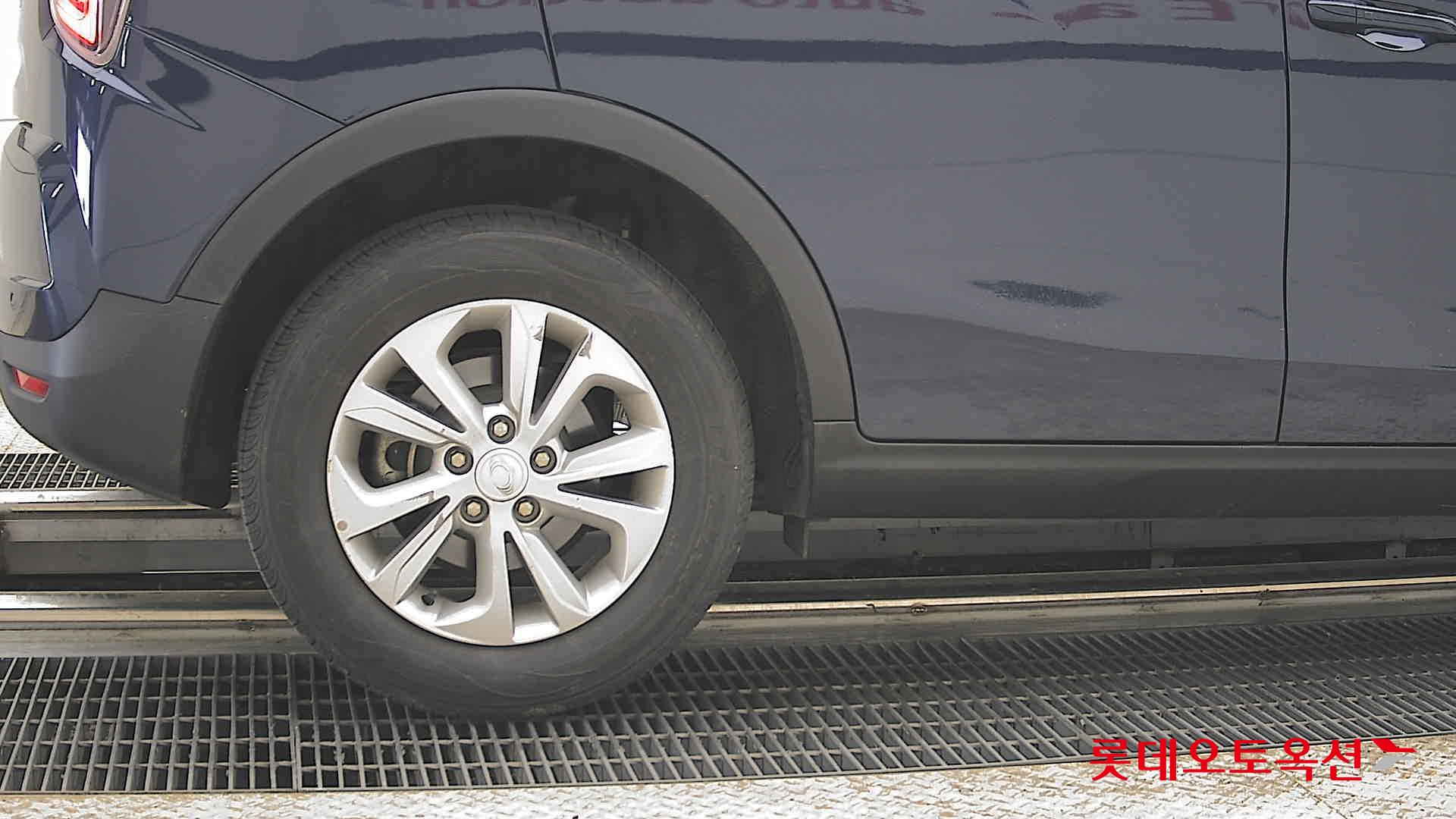 KG Mobility Tivoli - 28