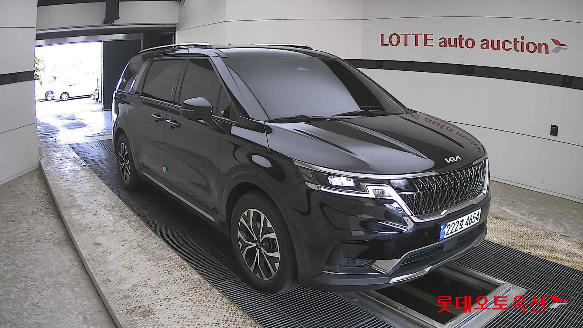 Kia Carnival - 6