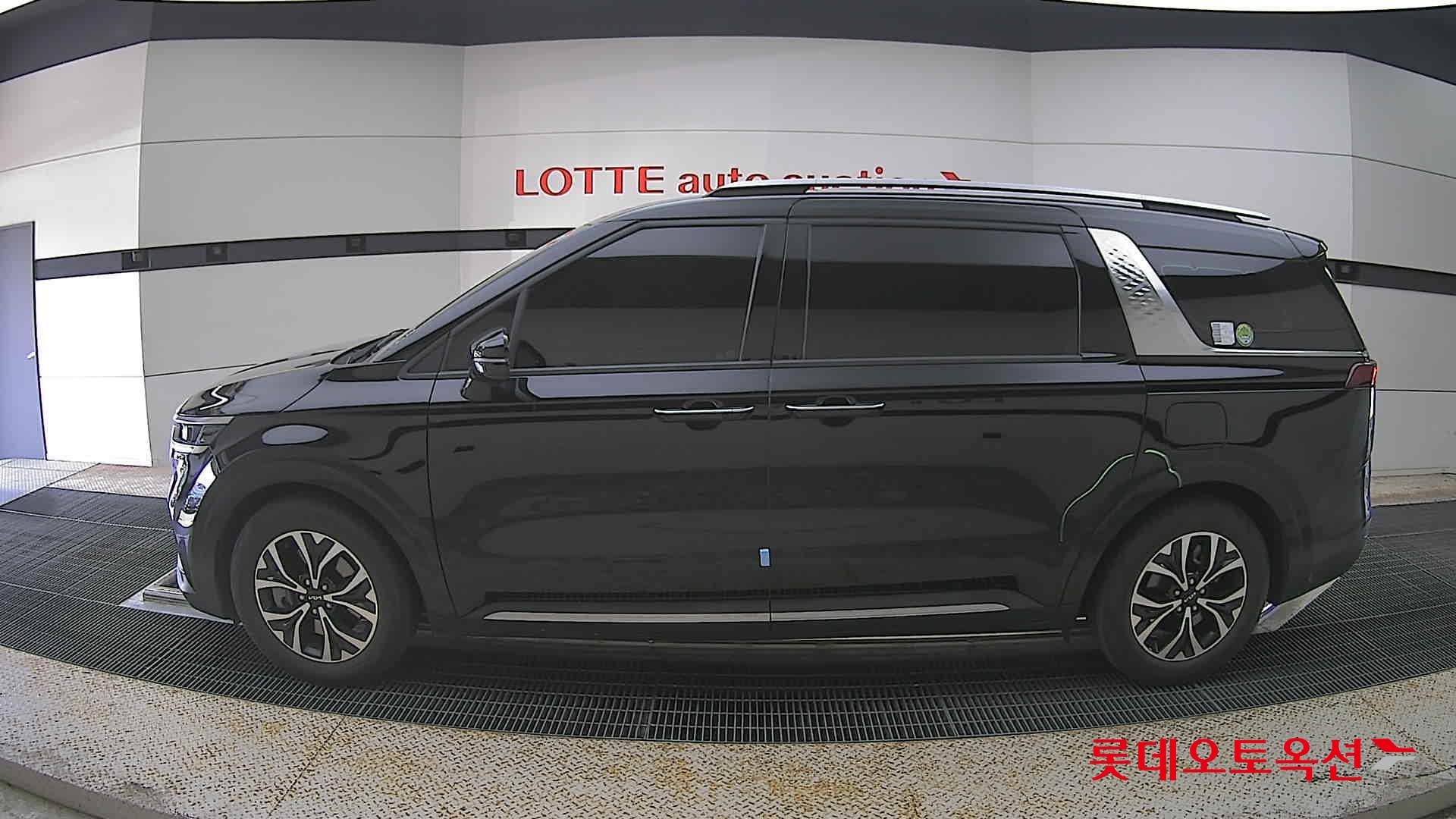 Kia Carnival - 13