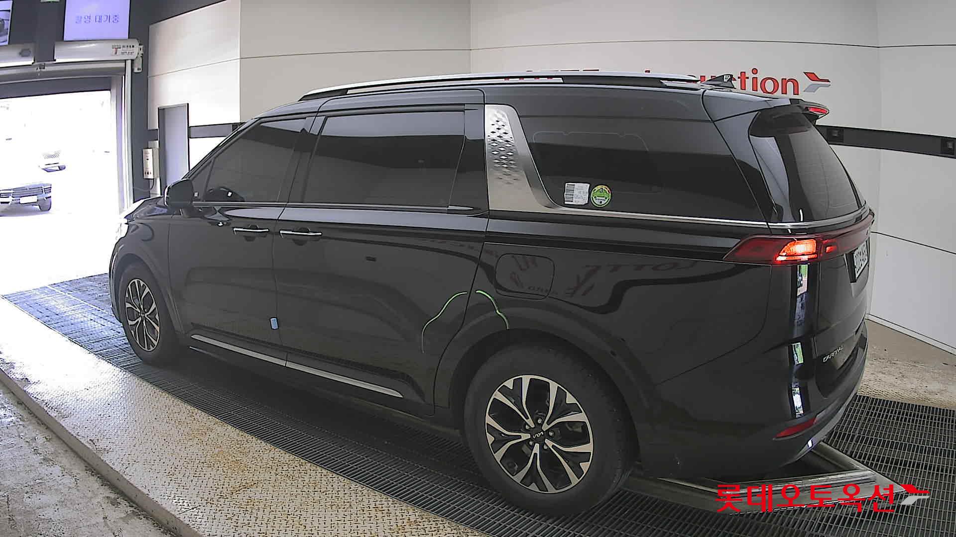 Kia Carnival - 15