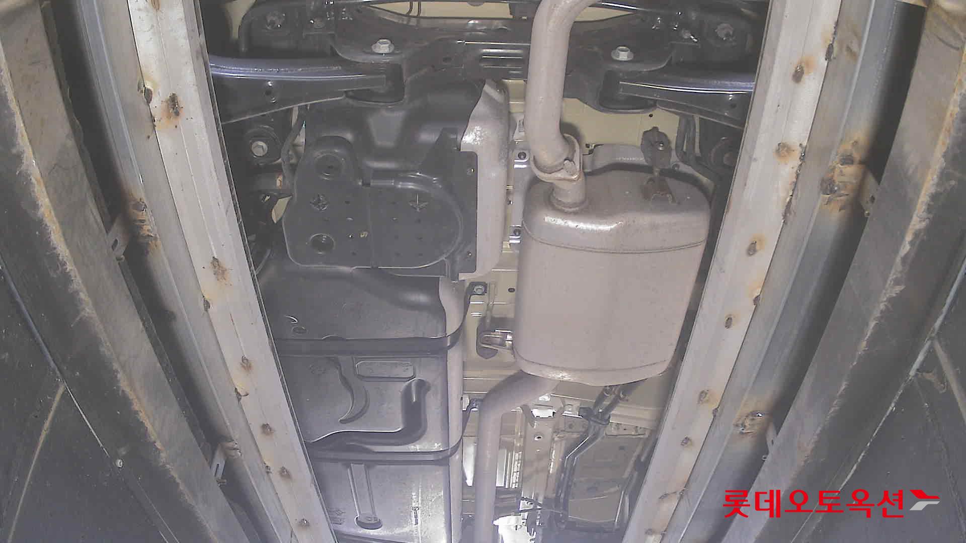 Kia Carnival - 2