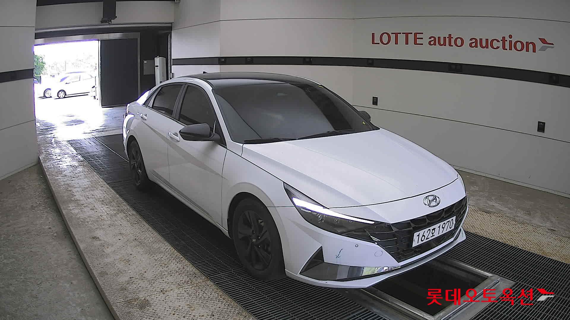 Hyundai Elantra - 6