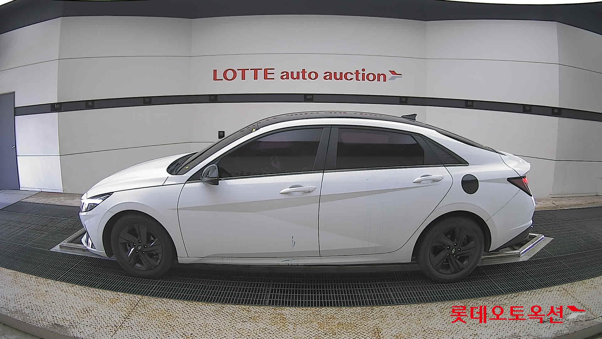 Hyundai Elantra - 13
