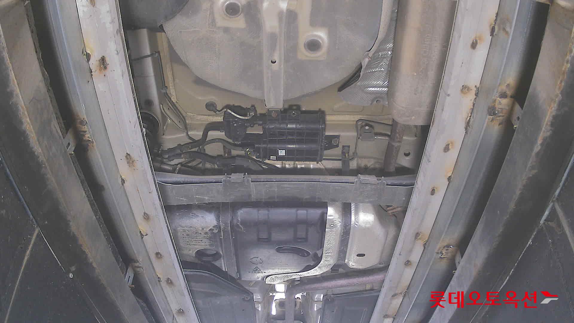 Hyundai Elantra - 2
