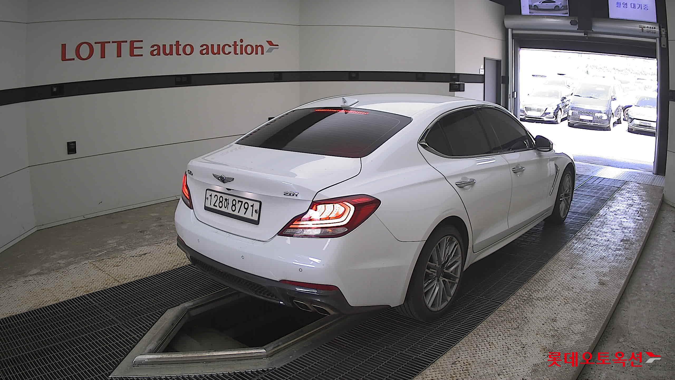 Genesis G70 - 5