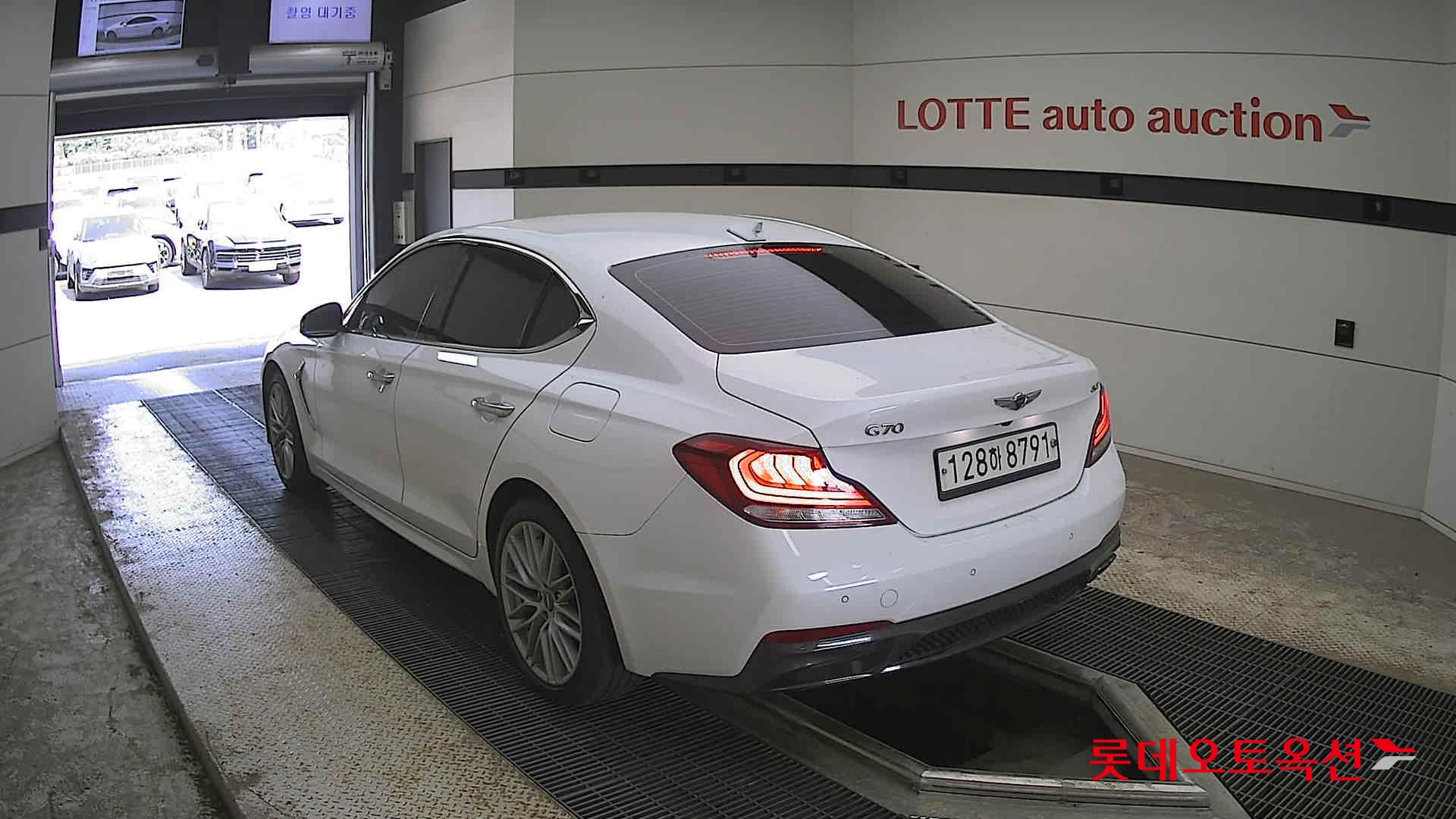 Genesis G70 - 4