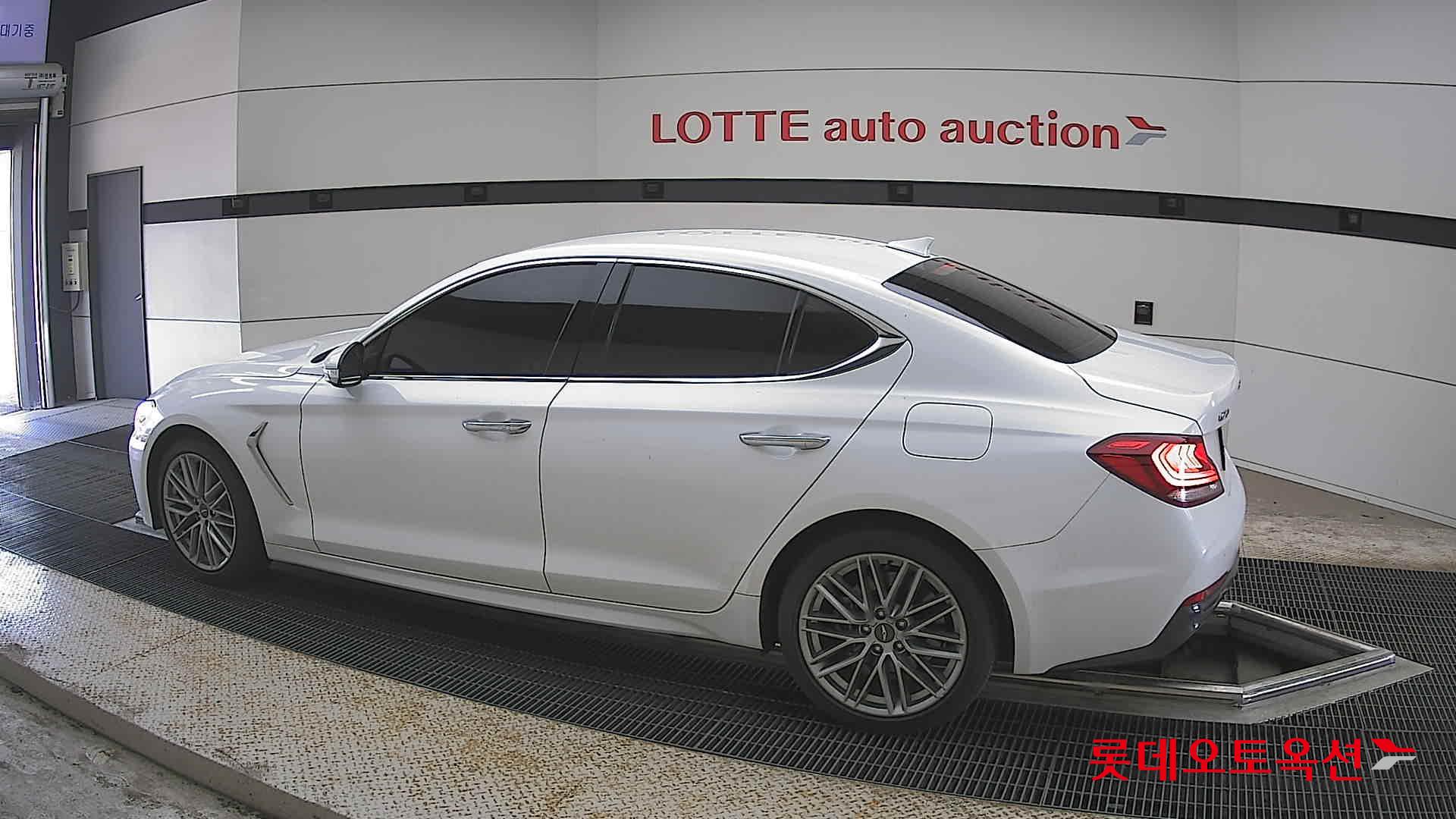 Genesis G70 - 14
