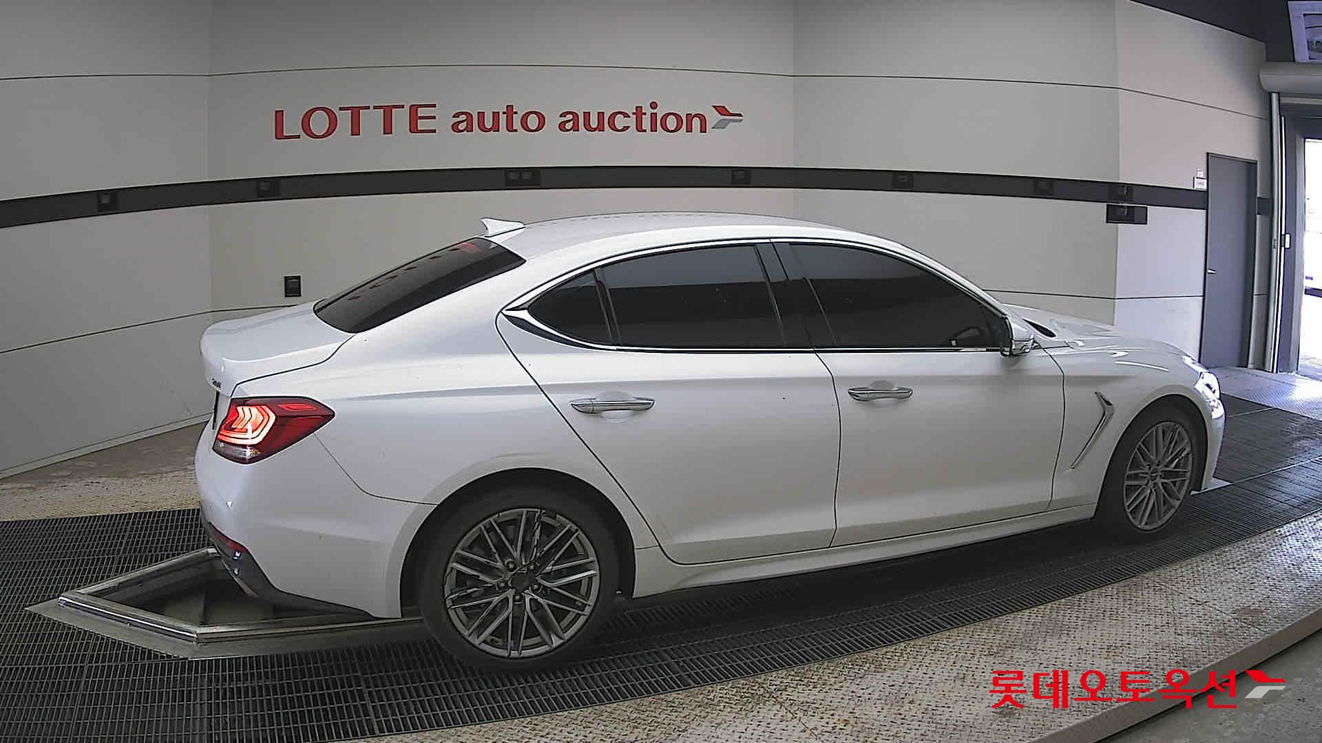 Genesis G70 - 20