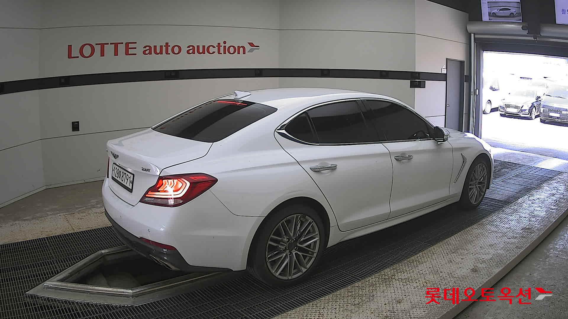 Genesis G70 - 19
