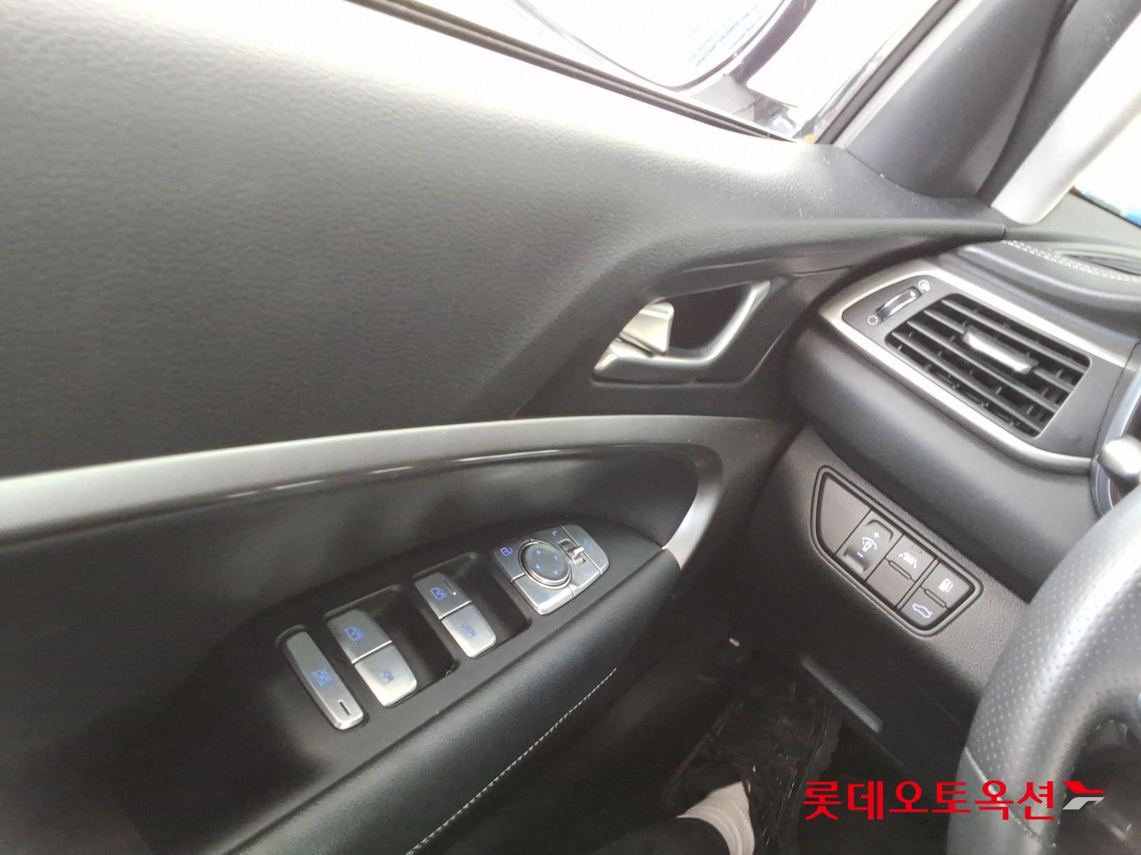 Genesis G70 - 29