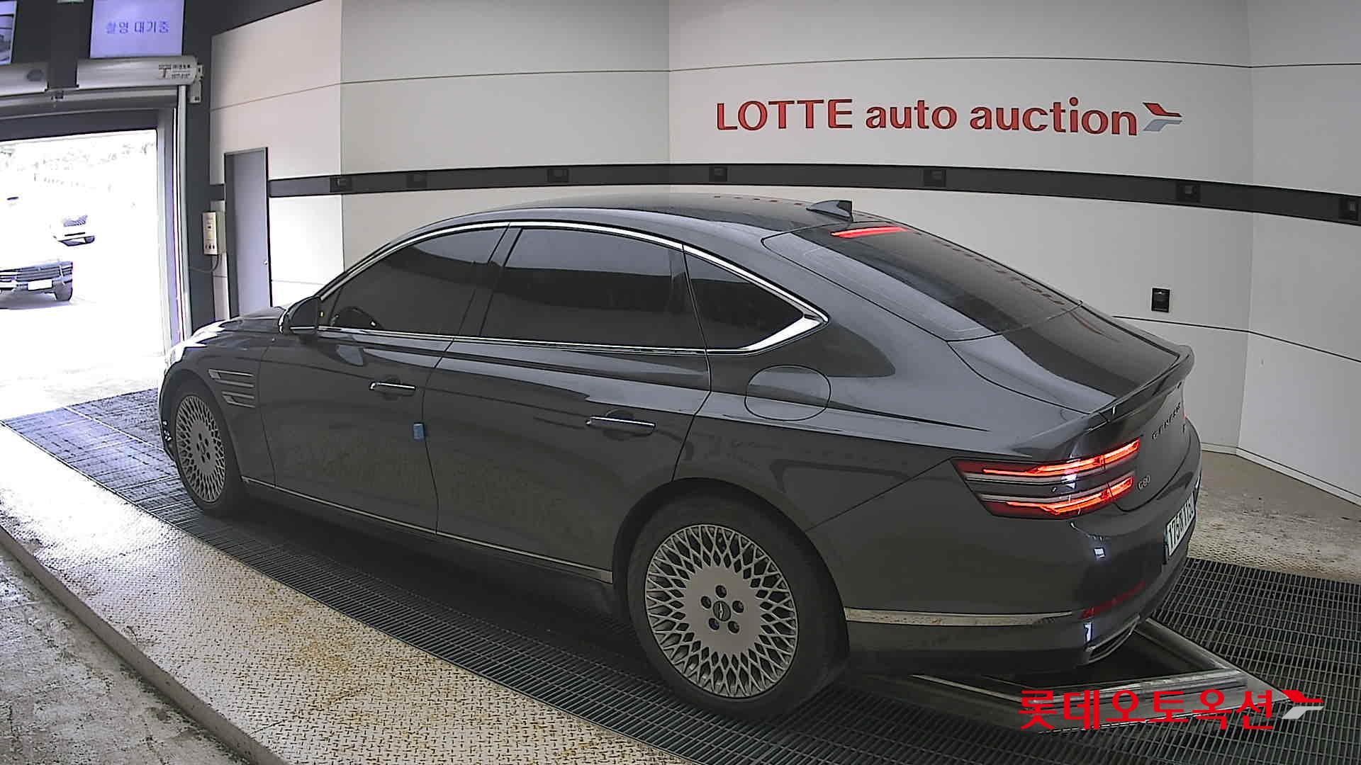 Genesis G80 - 15