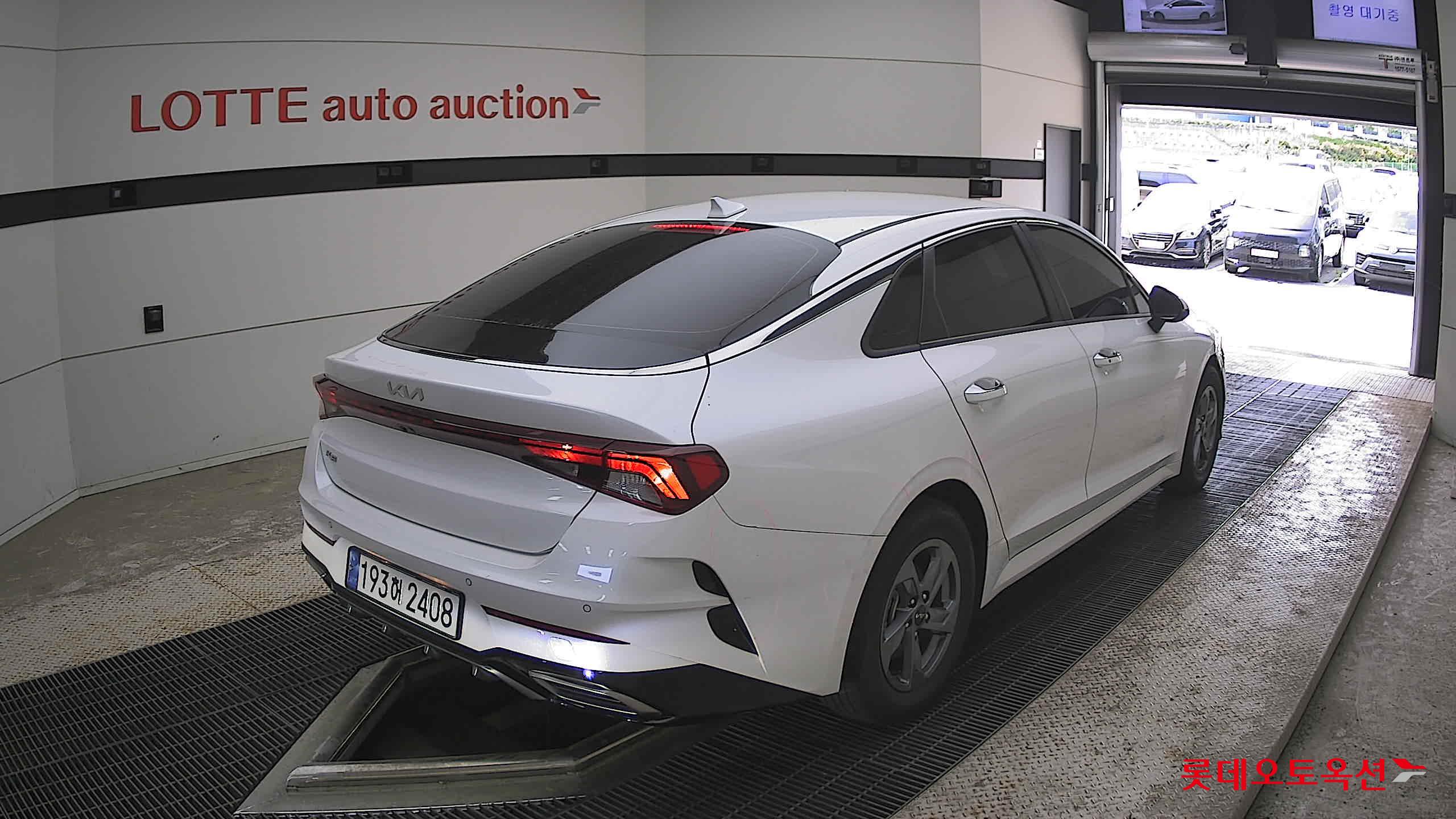 Kia K5 - 5