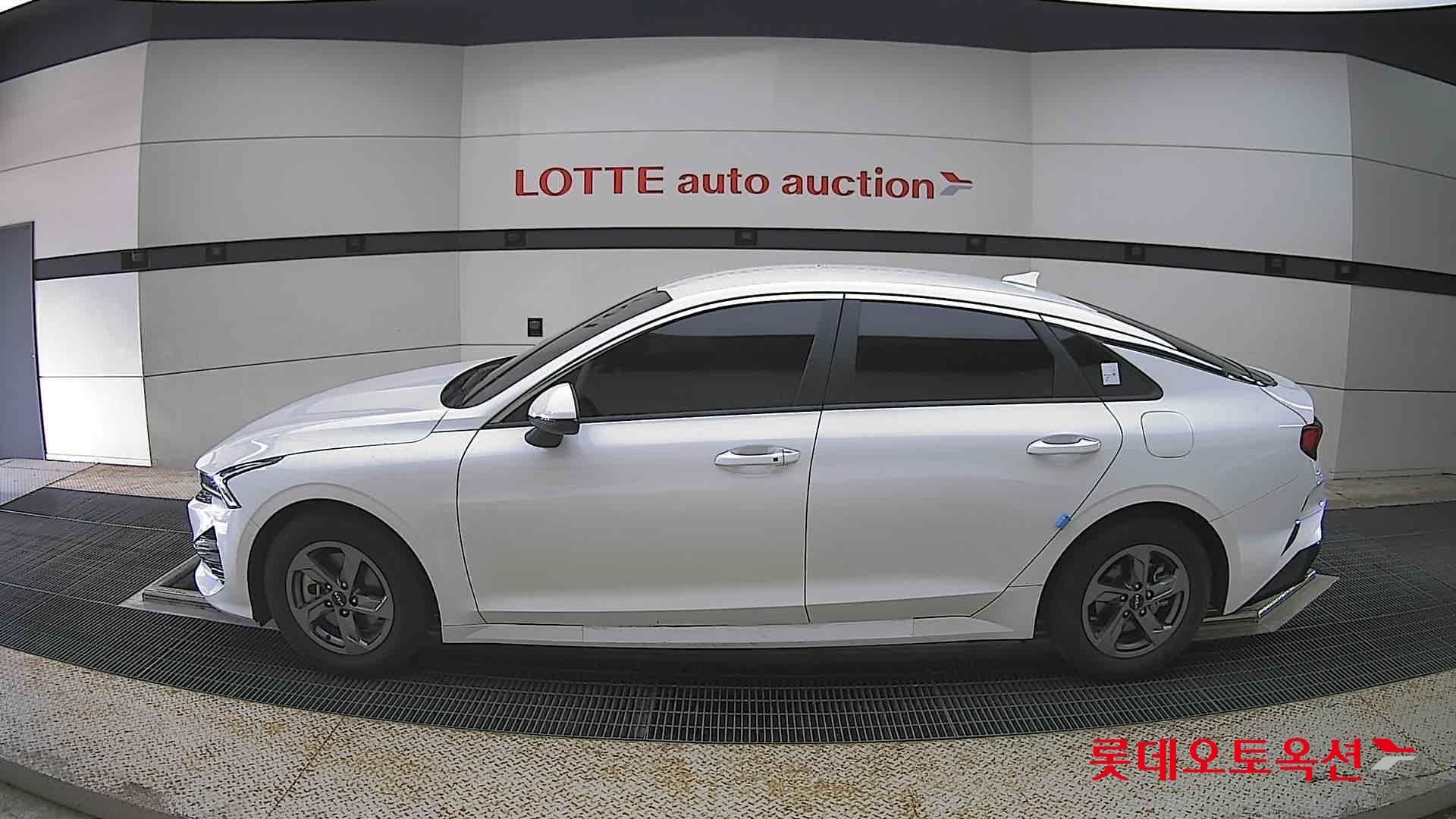 Kia K5 - 13