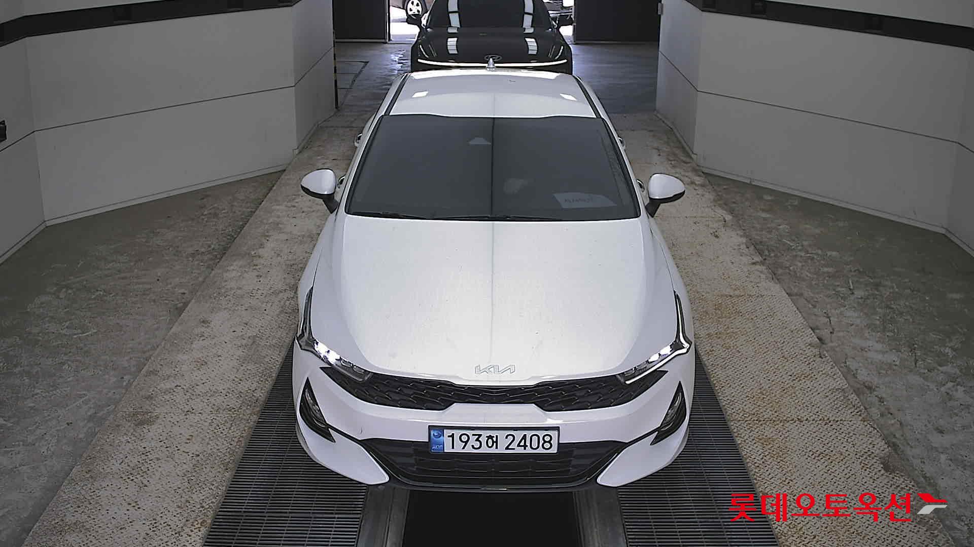 Kia K5 - 1