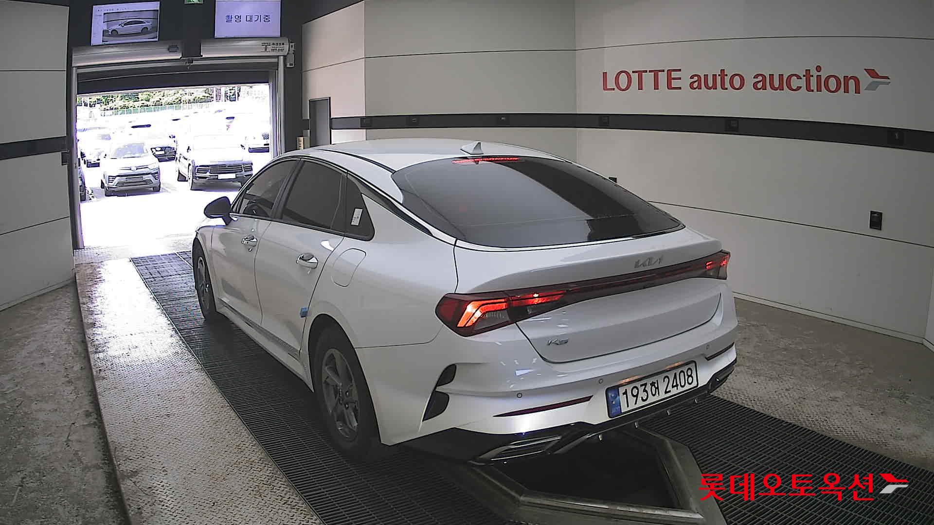 Kia K5 - 16
