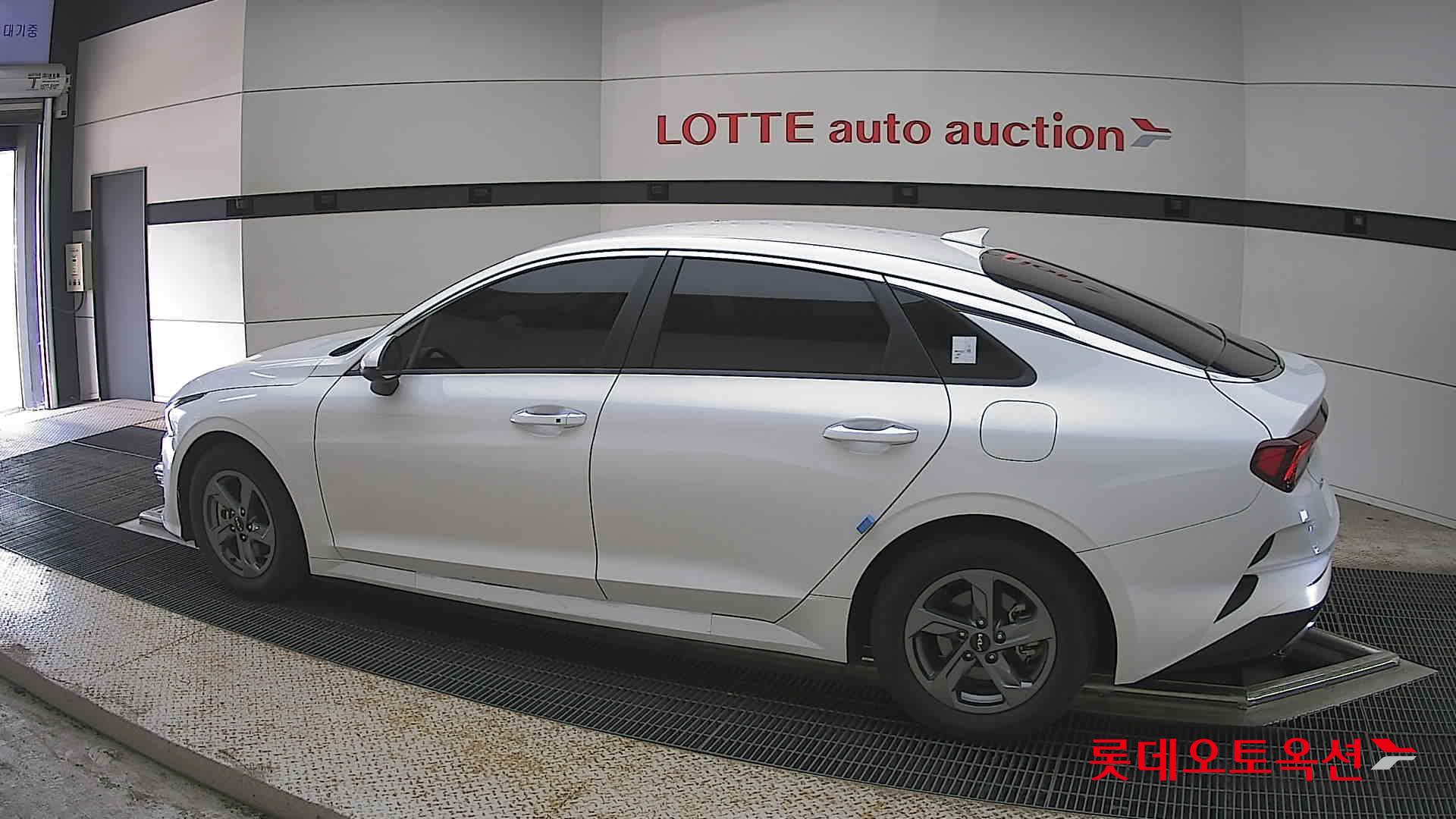 Kia K5 - 14