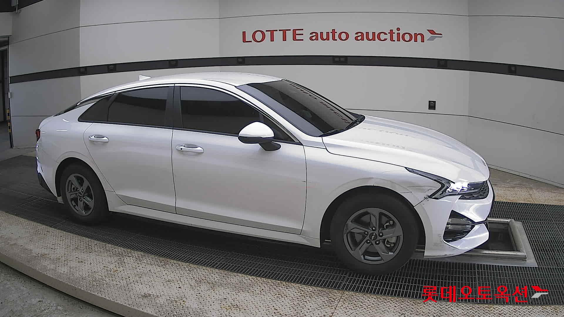 Kia K5 - 22