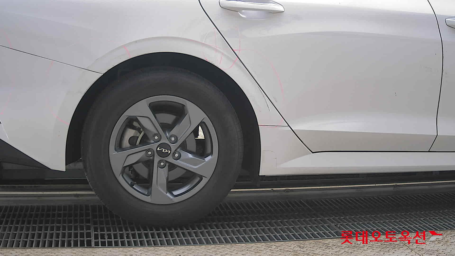 Kia K5 - 28