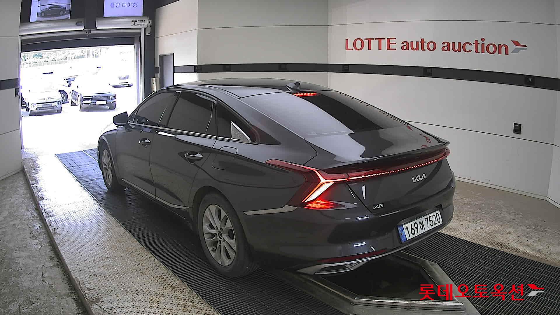 Kia K8 - 4