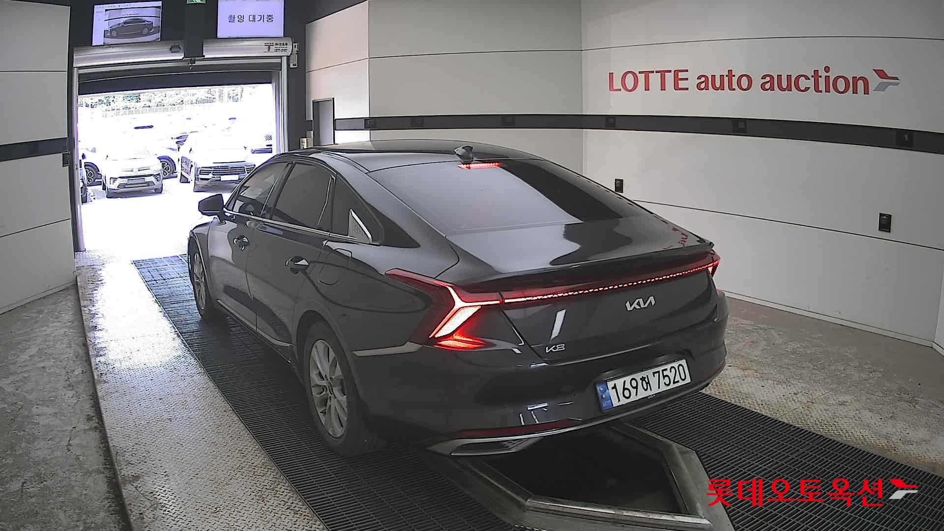 Kia K8 - 16
