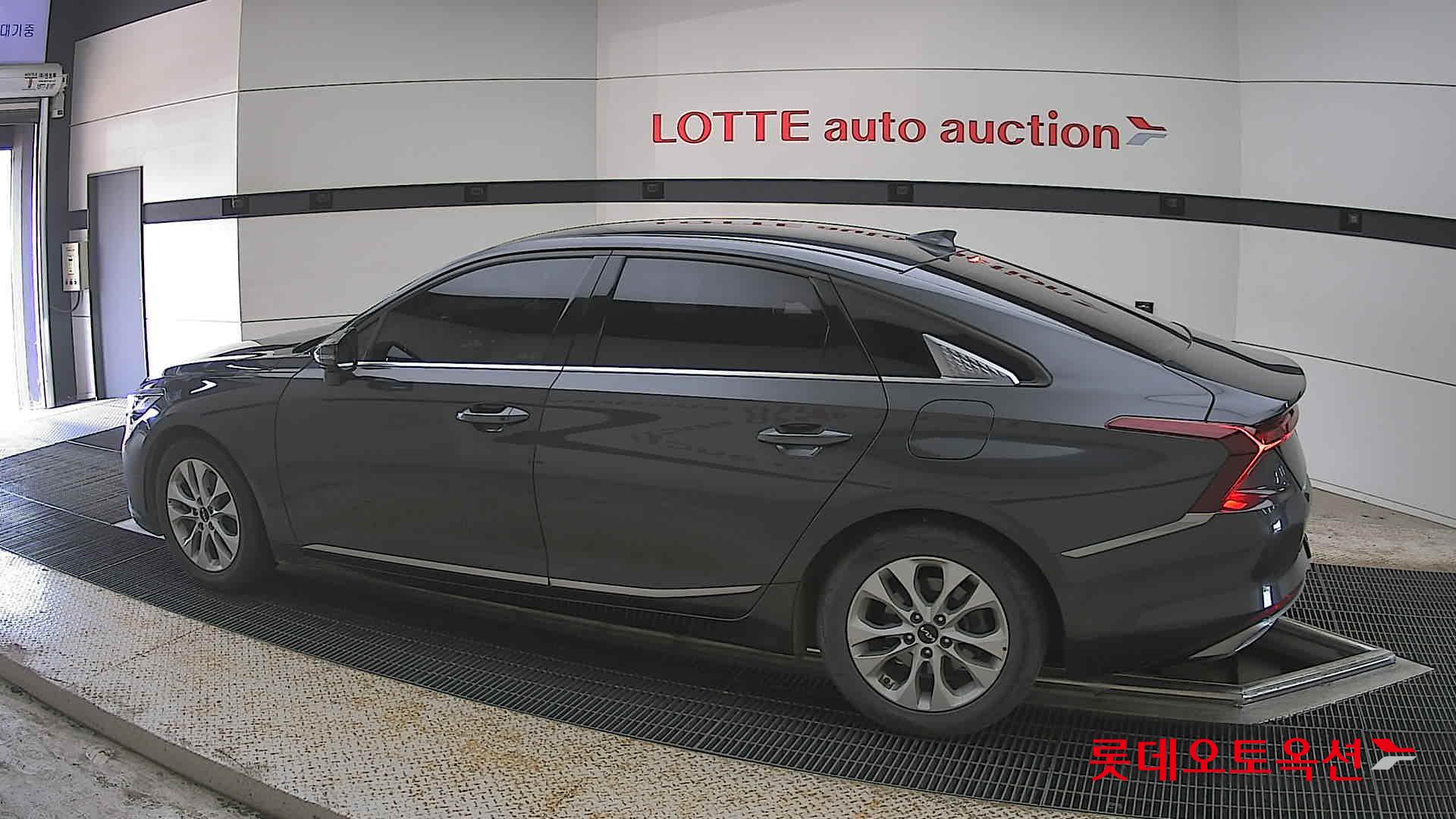Kia K8 - 14