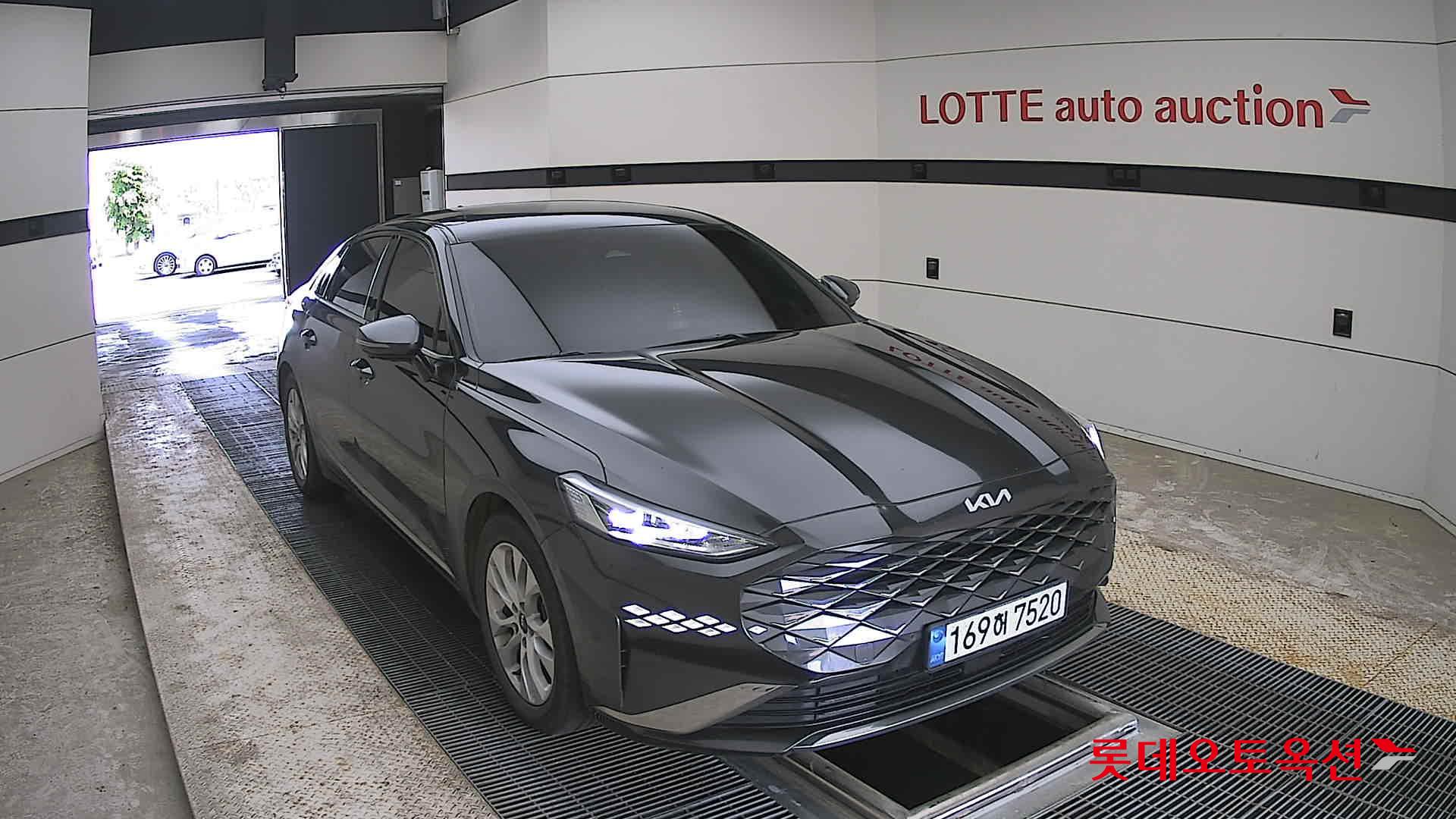 Kia K8 - 24