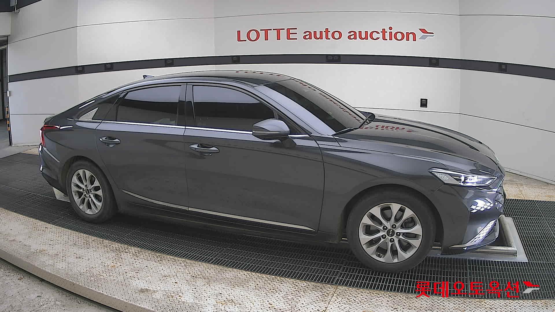 Kia K8 - 22