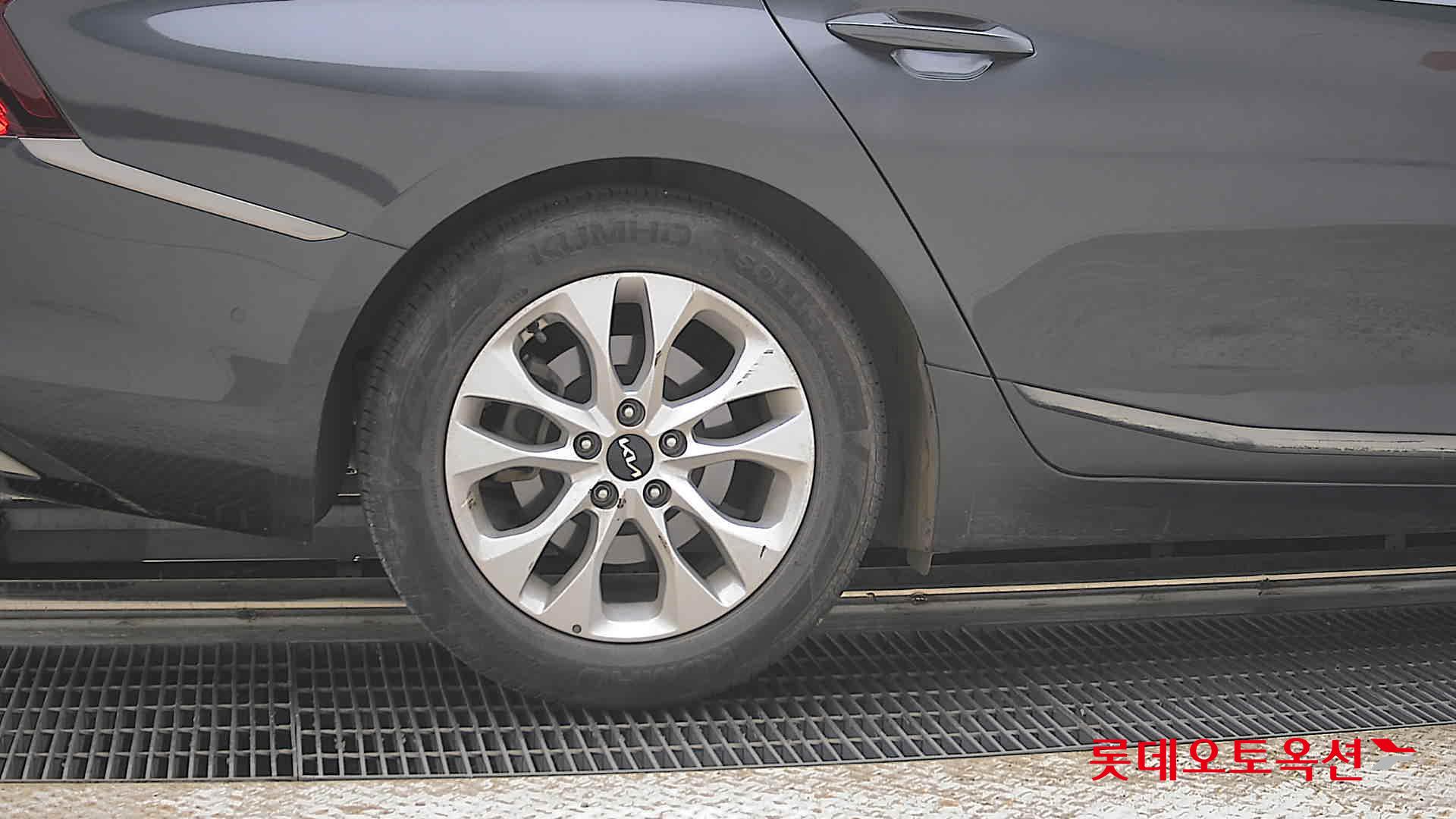 Kia K8 - 28