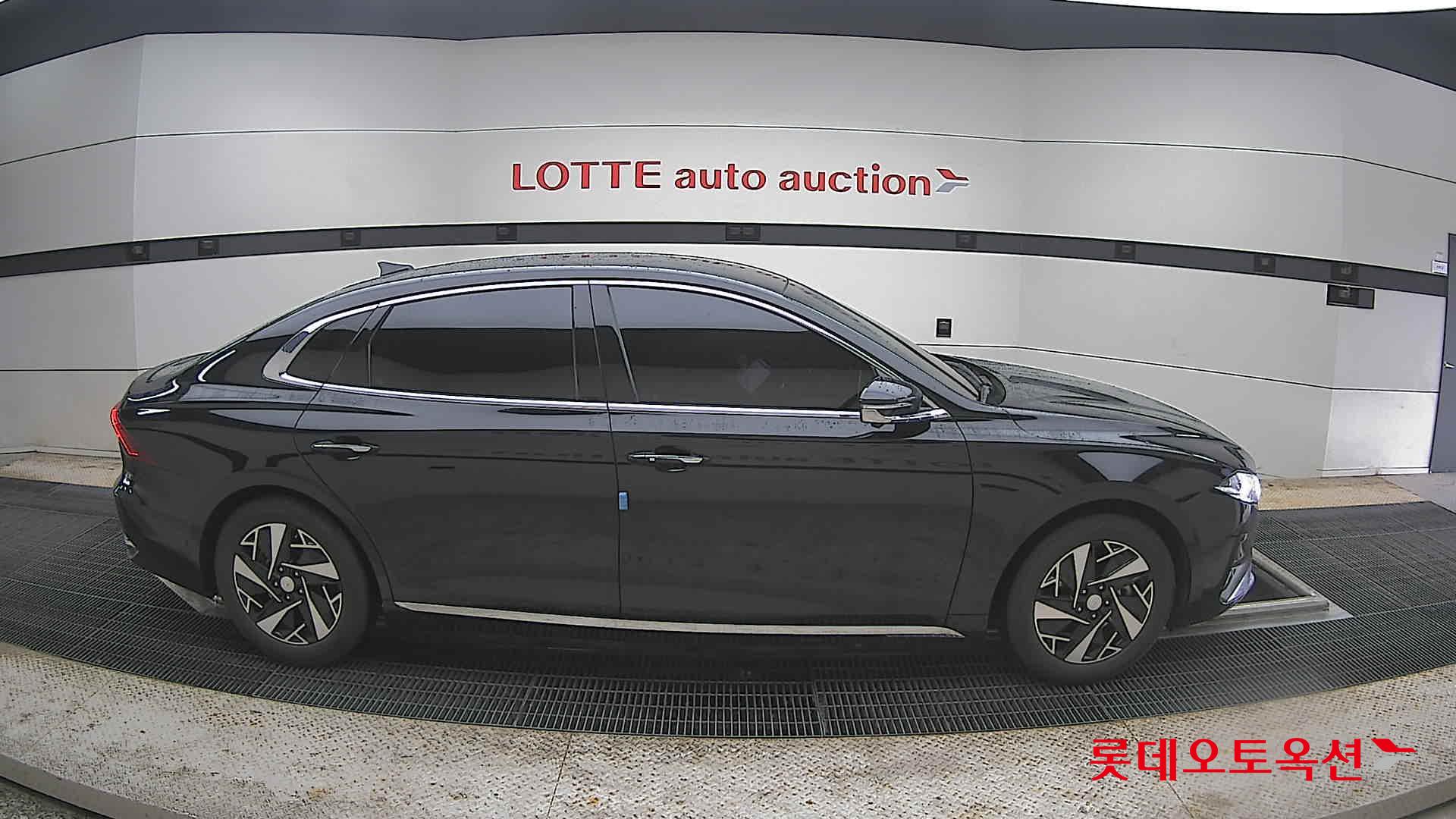 Hyundai Grandeur - 21