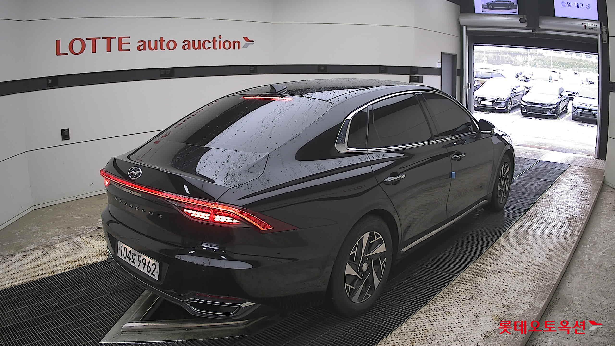 Hyundai Grandeur - 5